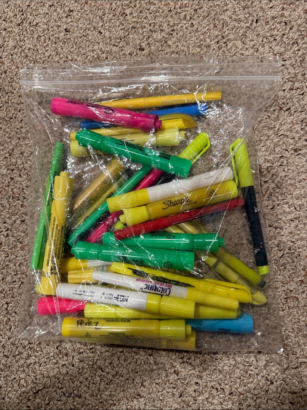 Sharpie & Assorted Highlighters - Mixed Colors (32)